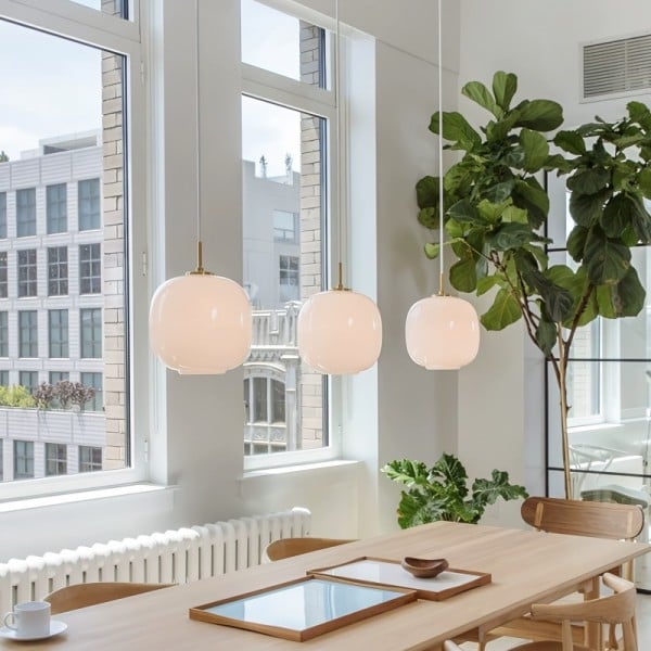 Moderne Nordisk Pendel I Opalglas